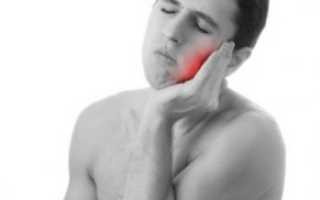 Почему отекают щеки?