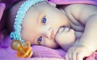 Как приучить ребенка сосать соску?